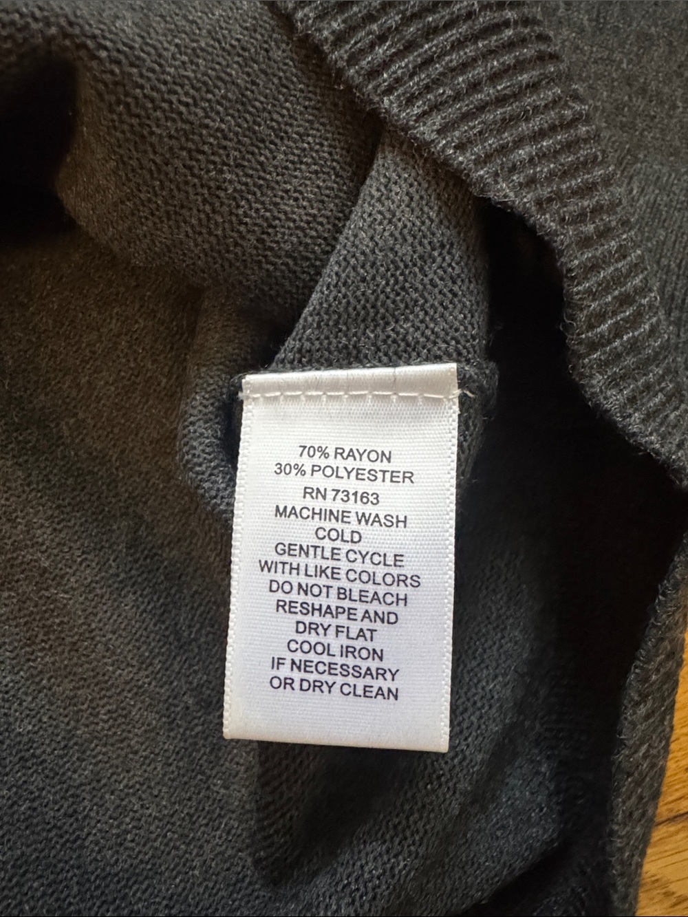 Cable & Gauge Women’s Charcoal Crewneck Sweater - Picture 5 of 6